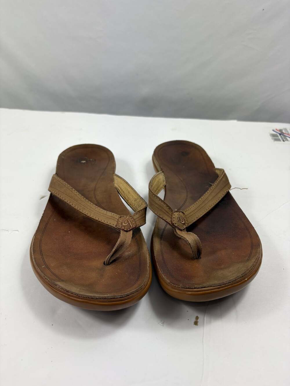 OluKai Tan Aukai Flip Flops Size 8